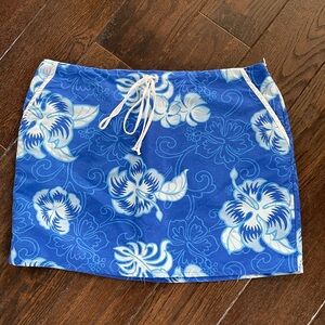 EUC Mini skirt/swim cover-up with side zipper, drawstring waist, and pockets